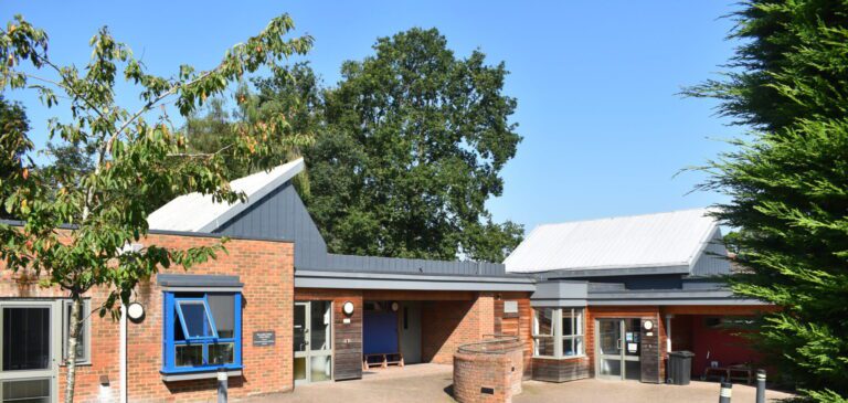 image of front of loddon school
